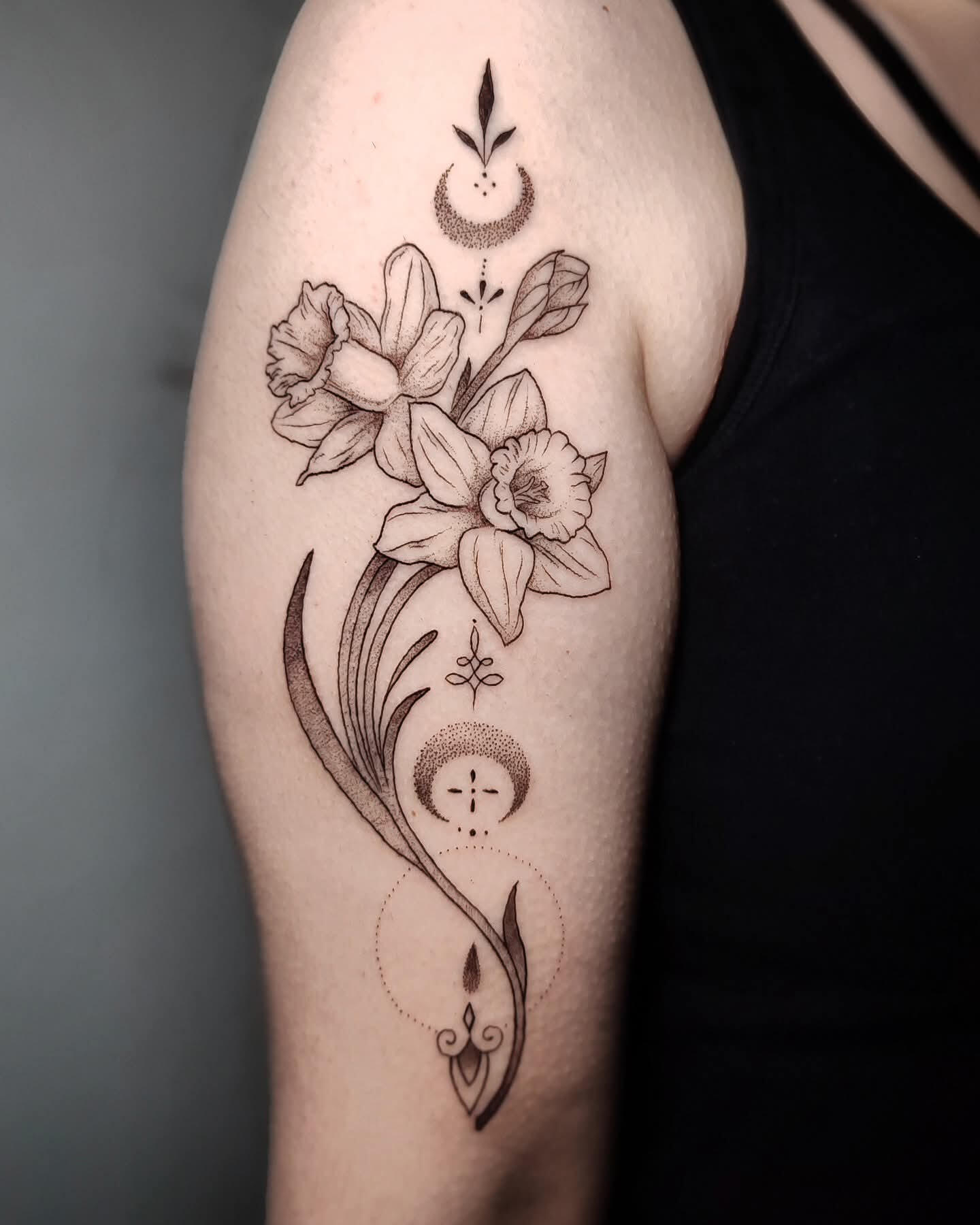 Ornamental tattoo of daffodils